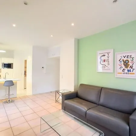 Apartment Viva Riviera Overviewing Rue Hoche Cannes